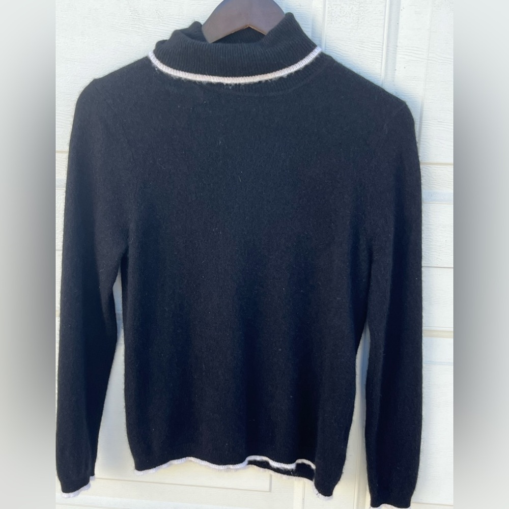 Women's Morgan Taylor 100% cashmere Sweater turtle neck  L